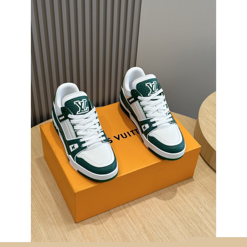 l**is V*t*n sneakers